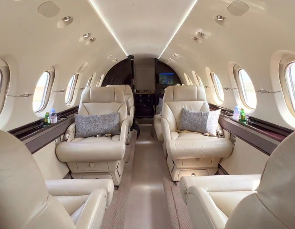 Hawker 800XPi seats